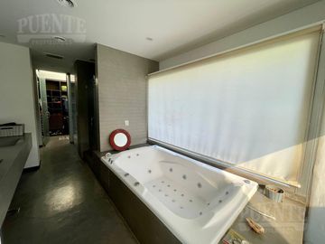 Casa en Venado 1 con fondo al Golf