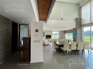 Casa en Venado 1 con fondo al Golf