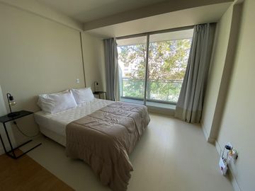 VENTA monoambiente amoblado de 49m2 c/ coch fija y cu, seg 24h y ame-Ciudad de la paz 300 (Colegiales)