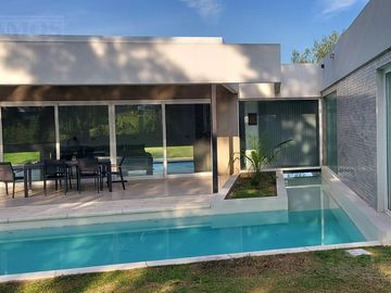 Casa en San Matias -Perimetral - 4 dormitorios - PG