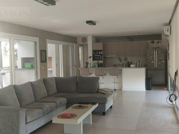 Casa en San Matias -Perimetral - 4 dormitorios - PG
