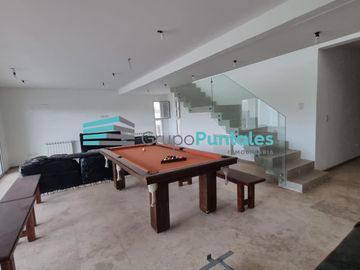 Excelente Casa en Barrio Lagos de Canning con 4 dormitorios y gran piscina sobre lote de 1018 m2