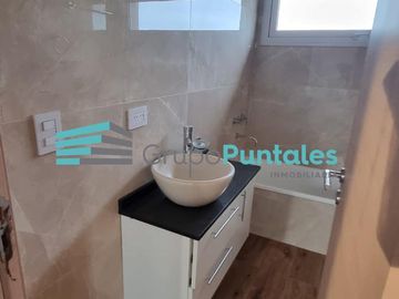 Excelente Casa en Barrio Lagos de Canning con 4 dormitorios y gran piscina sobre lote de 1018 m2