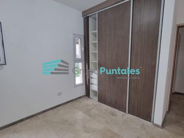 Excelente Casa en Barrio Lagos de Canning con 4 dormitorios y gran piscina sobre lote de 1018 m2
