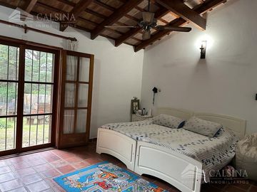Casa en  venta villa allende golf gran parque y pileta