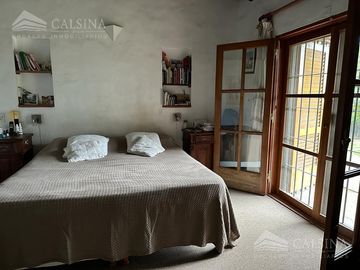 Casa en  venta villa allende golf gran parque y pileta