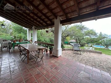 Casa en  venta villa allende golf gran parque y pileta