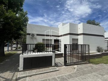 Venta - Depto en PH en el Centro de General Roca - D052
