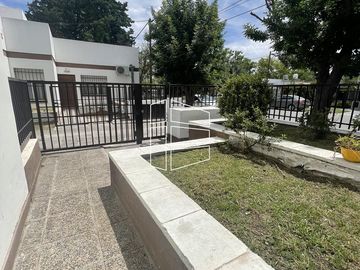 Venta - Depto en PH en el Centro de General Roca - D052