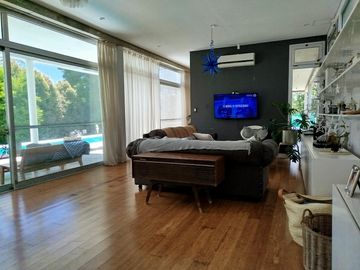 Casa moderna 3 dorm. hormigón y vidrio excelente, luminosa detalles de categoría