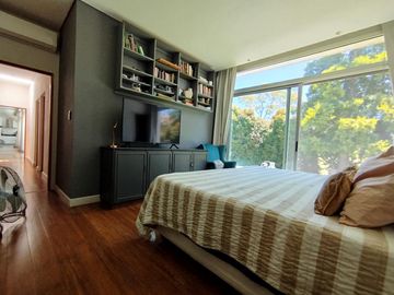Casa moderna 3 dorm. hormigón y vidrio excelente, luminosa detalles de categoría
