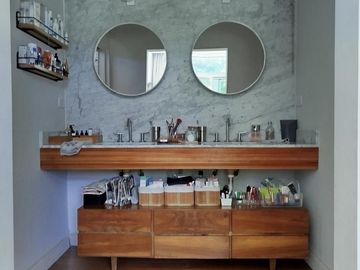 Casa moderna 3 dorm. hormigón y vidrio excelente, luminosa detalles de categoría