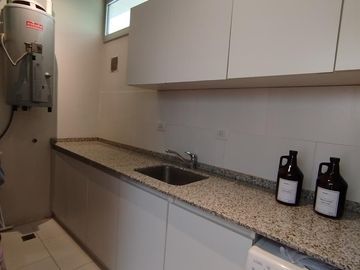 Casa moderna 3 dorm. hormigón y vidrio excelente, luminosa detalles de categoría
