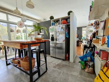 Casa moderna 3 dorm. hormigón y vidrio excelente, luminosa detalles de categoría