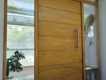 Casa moderna 3 dorm. hormigón y vidrio excelente, luminosa detalles de categoría