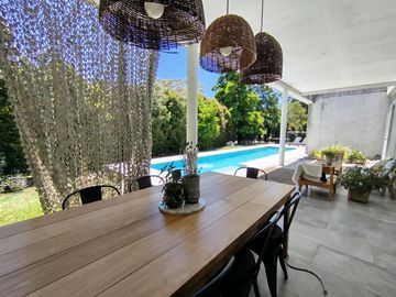 Casa moderna 3 dorm. hormigón y vidrio excelente, luminosa detalles de categoría