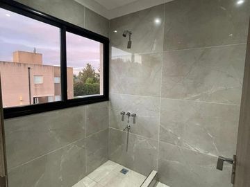 Casa en venta - 3 Dormitorios 5 Baños - Cocheras - 1500Mts2 - Canning