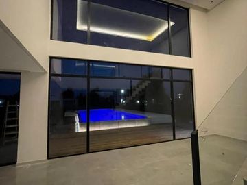 Casa en venta - 3 Dormitorios 5 Baños - Cocheras - 1500Mts2 - Canning