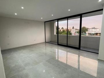 Casa en venta - 3 Dormitorios 5 Baños - Cocheras - 1500Mts2 - Canning