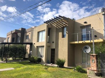 Casa - Countries/B.Cerrado (San Vicente)
