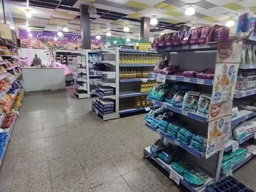 GALPON MEDIO EN VENTA EN JUAN DOMINGO PERON Y EJERCITO DE LOS ANDES (LOMAS DE ZAMORA)