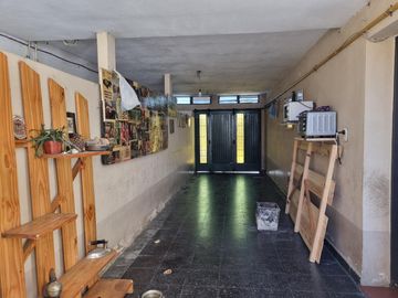 casa para 3 familias, ideal para obtener rentas.