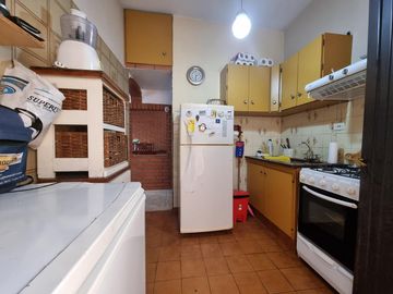 casa para 3 familias, ideal para obtener rentas.