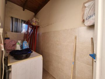 casa para 3 familias, ideal para obtener rentas.