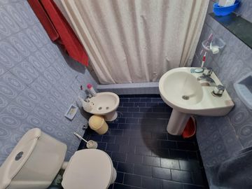 casa para 3 familias, ideal para obtener rentas.