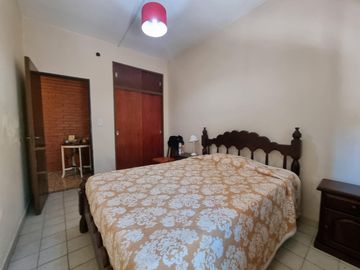 casa para 3 familias, ideal para obtener rentas.