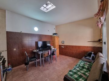casa para 3 familias, ideal para obtener rentas.