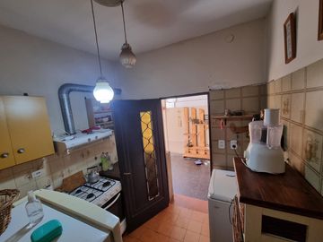 casa para 3 familias, ideal para obtener rentas.