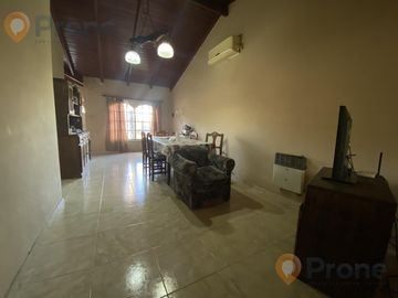 VENTA CASA 3 DORMITORIOS EN ROLDAN