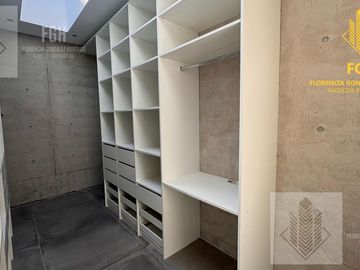 Casa Laguna en venta 6 amb con pileta en Naudir Escobar