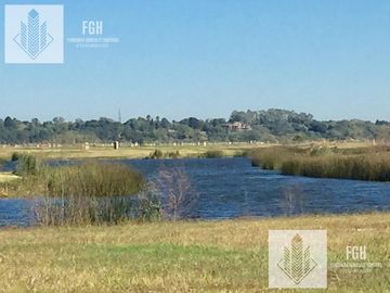 Casa Laguna en venta 6 amb con pileta en Naudir Escobar