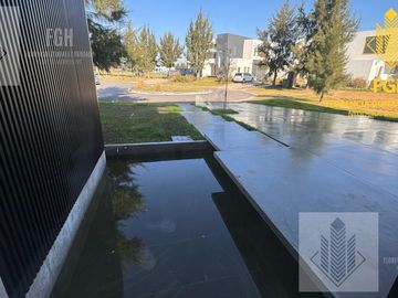 Casa Laguna en venta 6 amb con pileta en Naudir Escobar