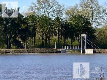 Casa Laguna en venta 6 amb con pileta en Naudir Escobar