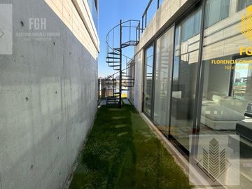 Casa Laguna en venta 6 amb con pileta en Naudir Escobar