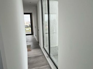Casa Laguna en venta 6 amb con pileta en Naudir Escobar