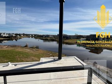 Casa Laguna en venta 6 amb con pileta en Naudir Escobar