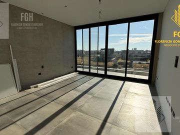 Casa Laguna en venta 6 amb con pileta en Naudir Escobar
