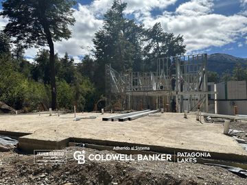 Venta Casa Villa La Angostura 122 m2 cubiertos  en pozo, vista parcial al lago 3 dormitorios Villa Correntoso