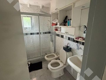 VENTA CASA 3 DORMITORIOS Y 4 DPTOS.  - B° ALTA BARDA, NEUQUEN