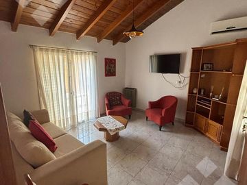 VENTA CASA 3 DORMITORIOS Y 4 DPTOS.  - B° ALTA BARDA, NEUQUEN