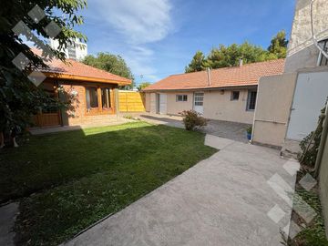 VENTA CASA 3 DORMITORIOS Y 4 DPTOS.  - B° ALTA BARDA, NEUQUEN
