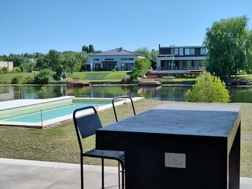 Casa al Agua en Venta en San Matías