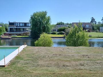 Casa al Agua en Venta en San Matías