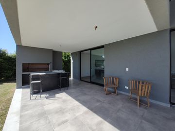 Casa al Agua en Venta en San Matías