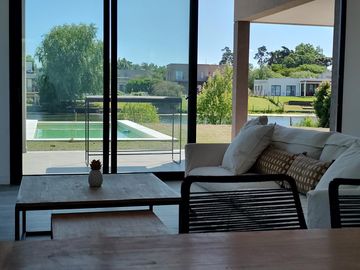 Casa al Agua en Venta en San Matías