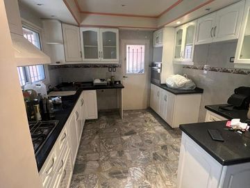 Chalet a la venta con parque en Castelar norte